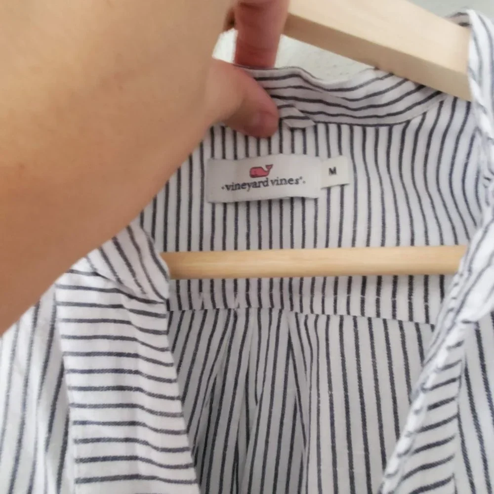 Vineyard Vines Blouse - Picture 2 of 3